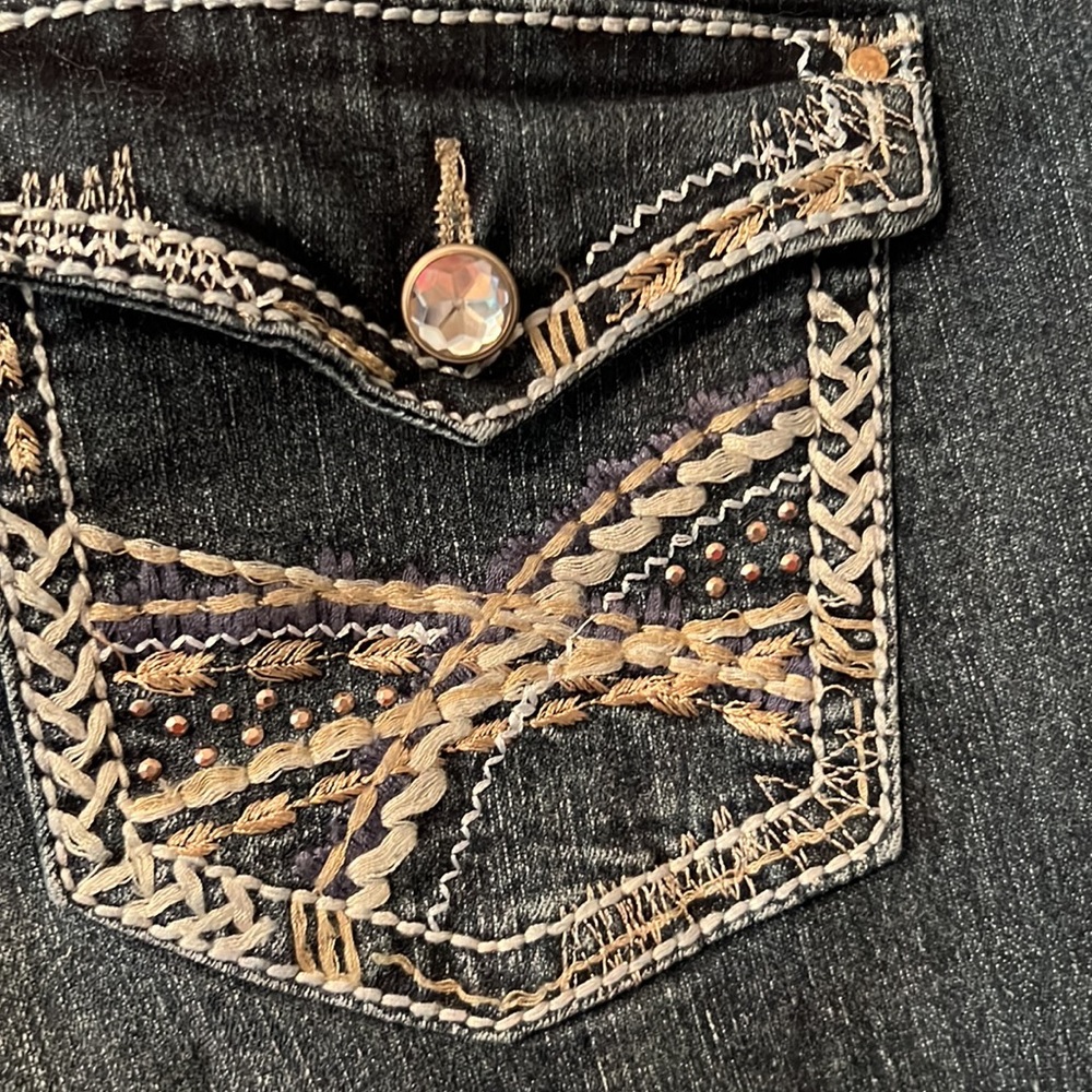 Lei pants. - Picture 9 of 10